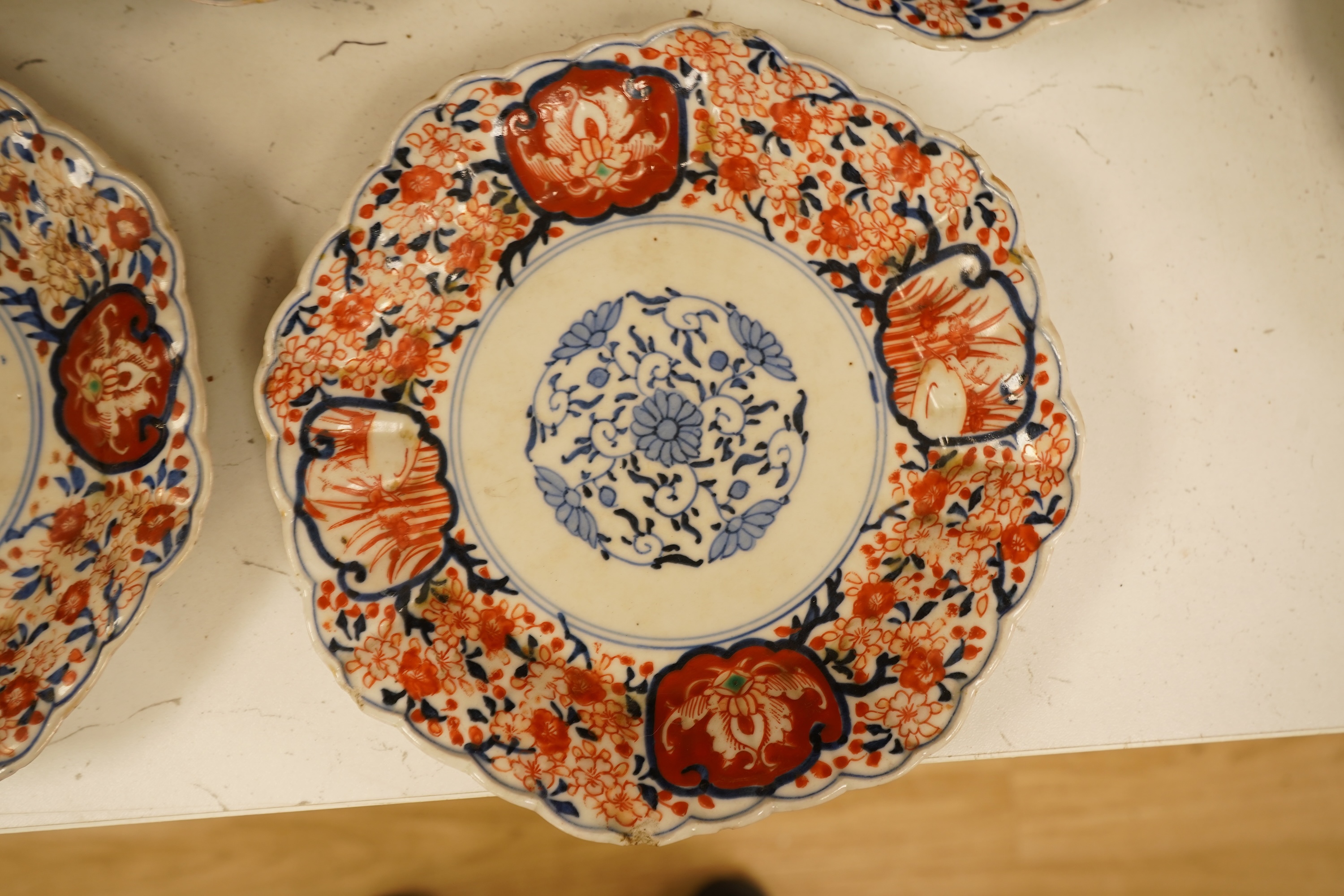 A set of Five Japanese Imari hexagonal plates, late 19th century, 19cm in diameter
